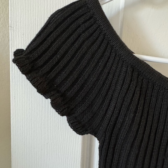 Versona Black Cropped Ribbed Top, S, Boat Neck, Cap Sleeves NWOT - Picture 7 of 7